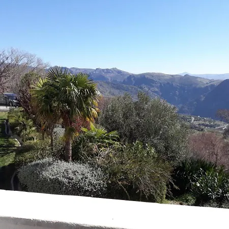 La Oveja De La Alpujarra Couette-café *