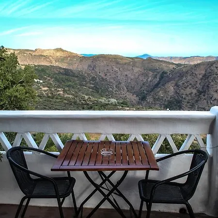 La Oveja De La Alpujarra Couette-café *